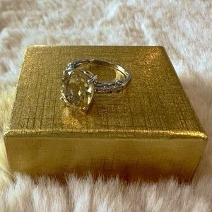 Elegant sterling silver Women's Ring